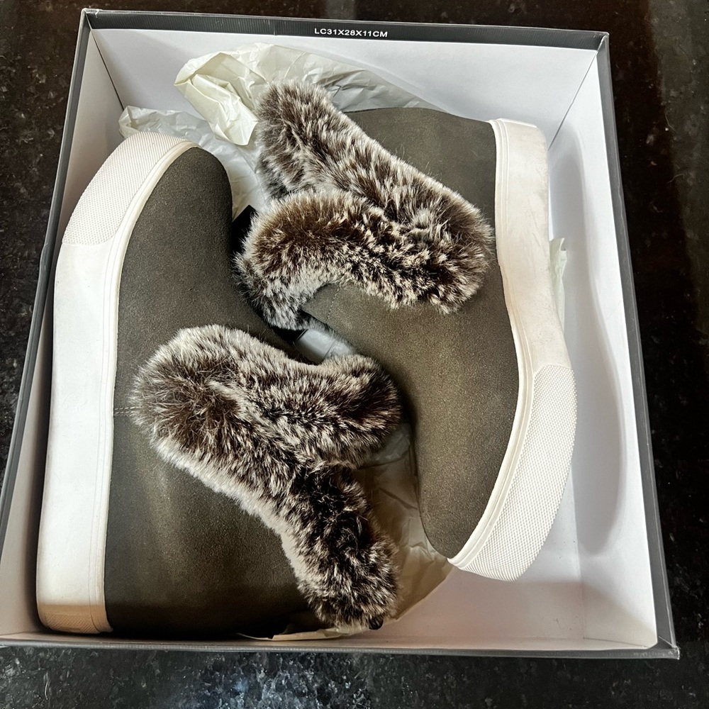 Women’s shoes